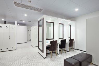 Modern soyunma odasının içi
