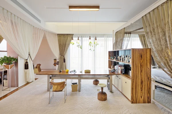 Möbel und Dekoration im Wohnzimmer — Stockfoto