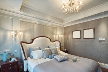 Modern yatak odasının içi