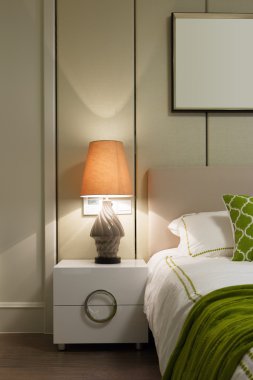 Modern yatak odasının içi