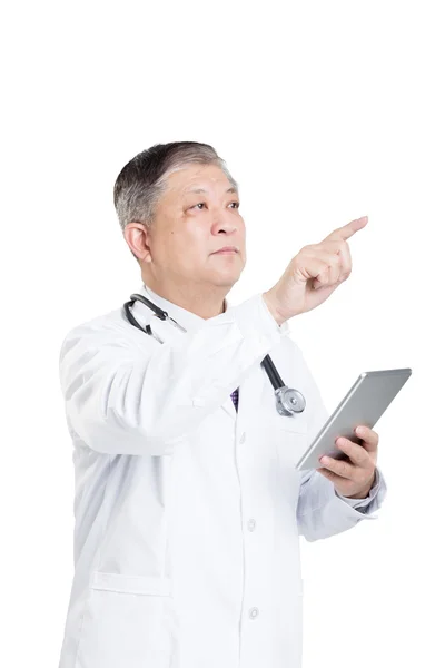 Uomo medico con stetoscopio e tablet digitale — Foto Stock
