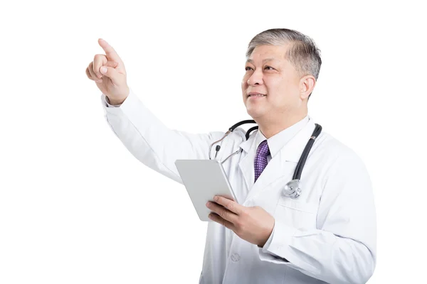 Homem médico com estetoscópio e comprimido digital — Fotografia de Stock