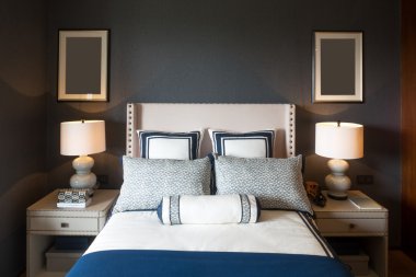 Modern yatak odasının içi 