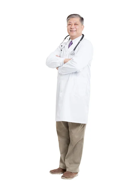 Старий азіатський чоловік лікар зі стетоскопом — стокове фото