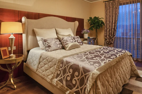 Interior of luxury bedroom — Stock Photo, Image