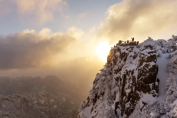 Escena de nieve de la colina Huangshan en invierno — Foto de Stock