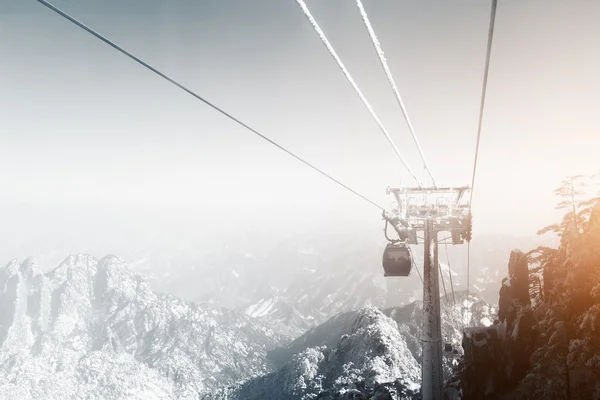 Sneeuwlandschap van Huangshan heuvel in de Winter — Stockfoto