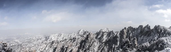 Scena della neve della collina di Huangshan in inverno — Foto Stock