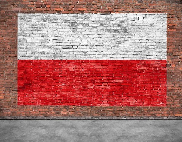 오래 된 벽돌 벽에 그린 폴란드의 국기 — 스톡 사진