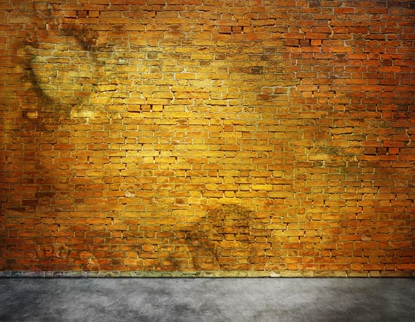 旧砖墙与污渍 免版税图库照片