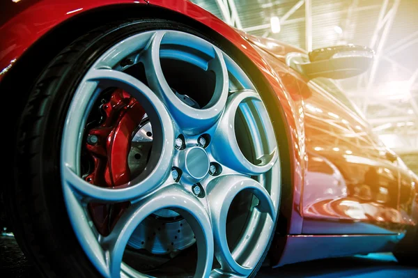 Röd modern sportbil — Stockfoto
