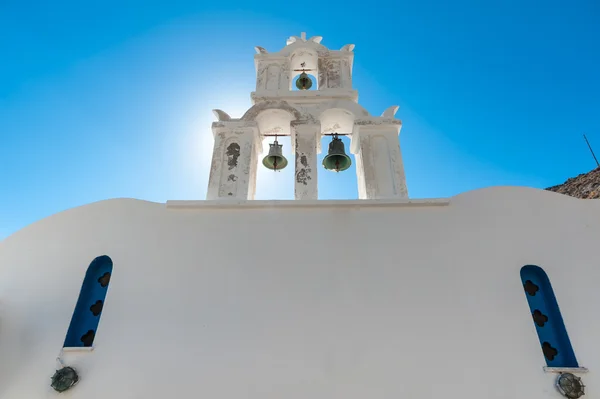 Bílá silueta kostela v Santorini — Stock fotografie