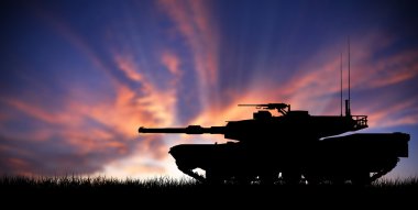 gün batımında modern ağır tank