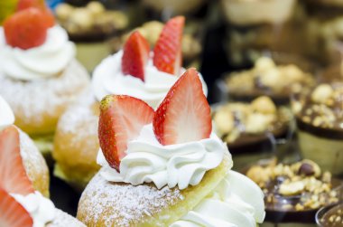 Küçük Çilekli pasta