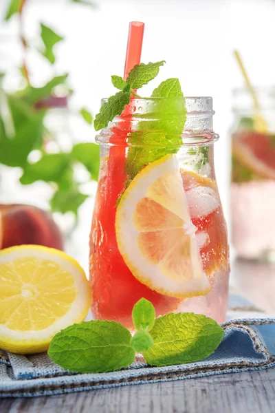 Refrescante bebida de verano — Foto de Stock