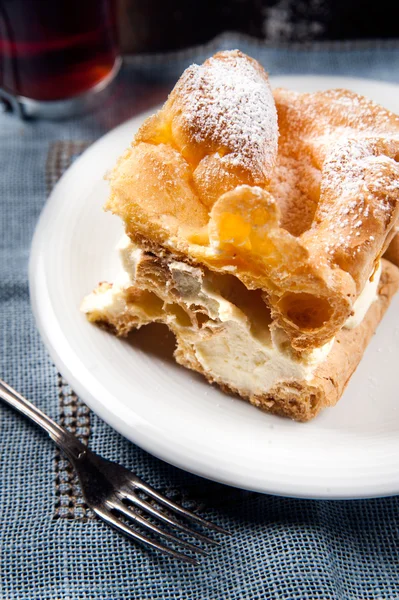 Torta de creme tradicional com pudim — Fotografia de Stock