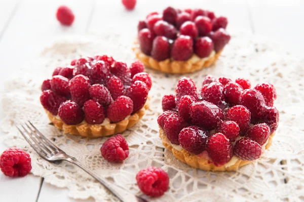 Berry meyve ile lezzetli tart