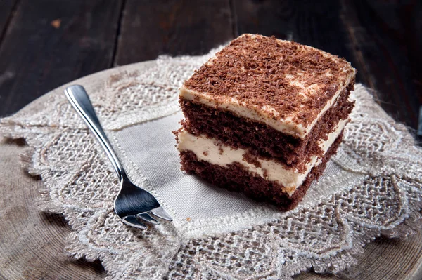 Tarta de chocolate con crema de nuez — Foto de Stock