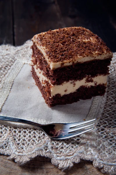 Шоколадный пирог с ореховым кремом — стоковое фото