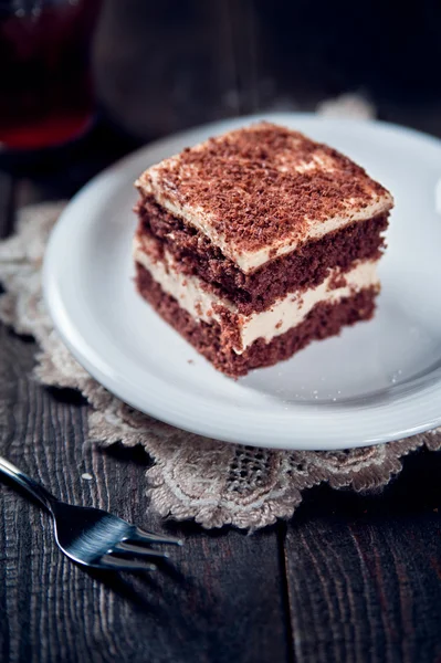 Csokoládé torta, Diós tejszínnel — Stock Fotó