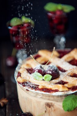 tatlı cherry pie