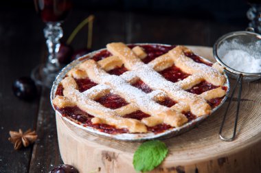 tatlı cherry pie
