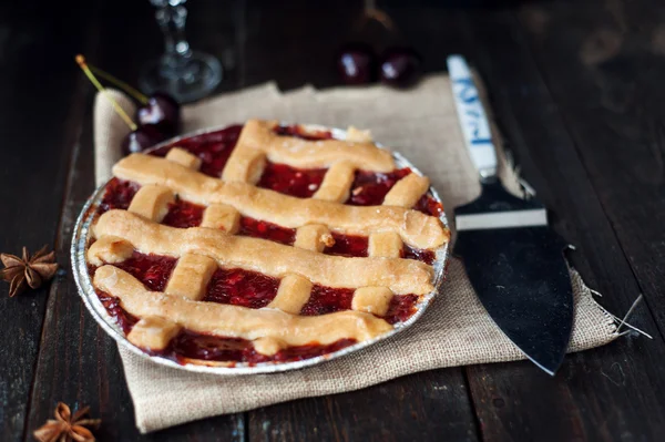 Sweet cherry pie — Stock Photo, Image