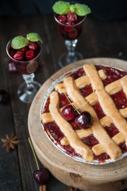 tatlı cherry pie