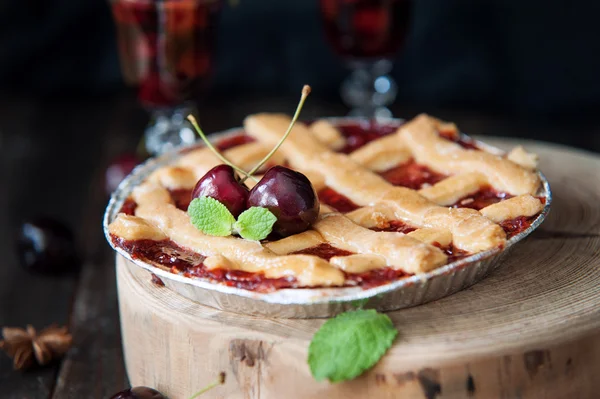 tatlı cherry pie