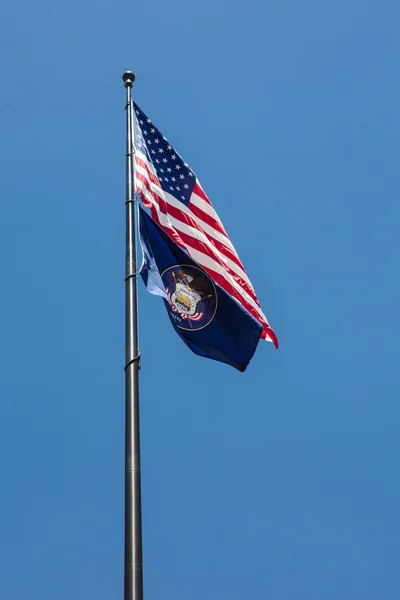 Bandeira do Estado do Utah com Bandeira Americana — Fotografia de Stock