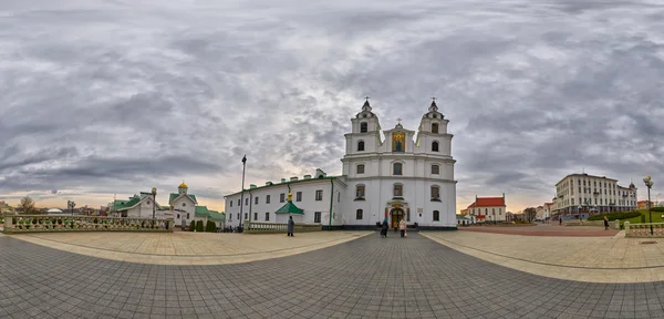 圣灵教堂，明斯克，白俄罗斯的全景 — 图库照片