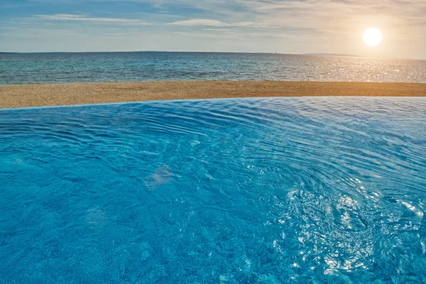 Vue Piscine à débordement — Photo