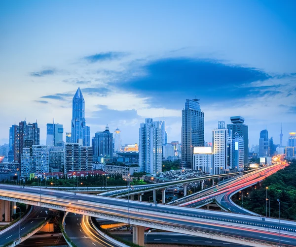 Skyline de shanghai com intercâmbio de cidade — Fotografia de Stock