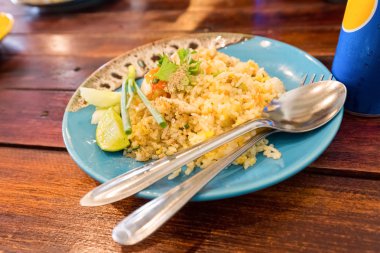 Tayland yemekleri yumurta kızarmış pilav