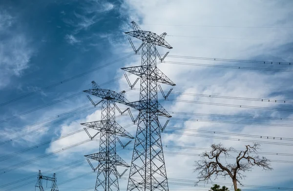 Pilón de transmisión de electricidad —  Fotos de Stock