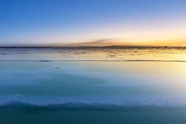 Krásné Nefritové Jezero Při Západu Slunce Slané Jezero Krajiny Mangyzském — Stock fotografie