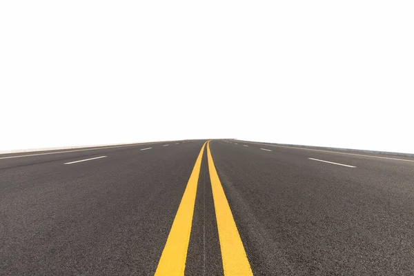 Camino Asfalto Vacío Aislado Sobre Fondo Blanco Con Camino Recorte — Foto de Stock