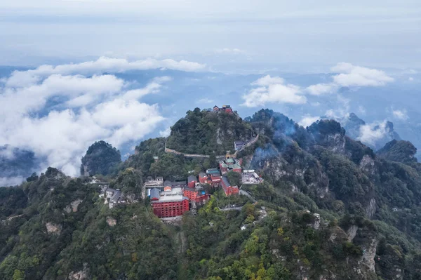 Воздушный Вид Wudang Горный Ландшафт Золотой Дворец Самом Высоком Пике — стоковое фото