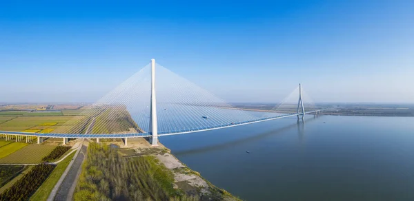 Vista Panorâmica Ponte Jiayu Passagem Através Rio Yangtze Conecta Jingzhou — Fotografia de Stock