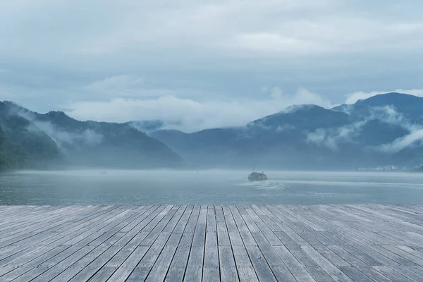 Piękny Naturalny Krajobraz Rzeki Fuchun Deszczu Miasto Jiande Miasto Hangzhou — Zdjęcie stockowe