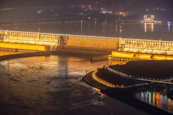 夜の三峡ダム世界最大の水利事業中国湖北省宜昌市 — ストック写真