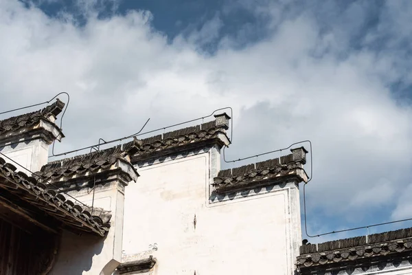 Arquitectura Tradicional China Contra Cielo Azul Pared Cabeza Del Caballo — Foto de Stock