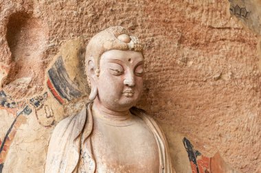 Maijishan Tepesi mağaraları, Budist heykeli, Tianshui şehri, Gansu bölgesi, Çin.