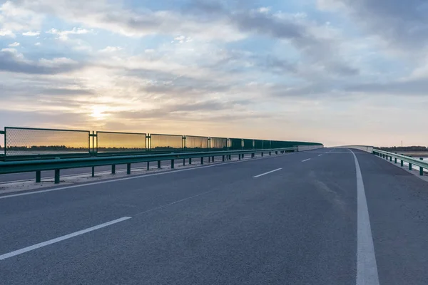 Wegbrug Oppervlak Met Zonsopgang Hemel Snelweg Achtergrond — Stockfoto