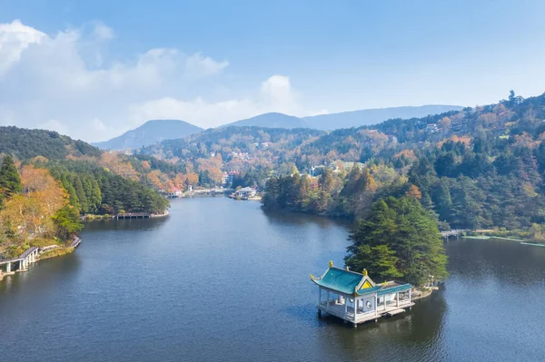 Antenn Utsikt Över Vackra Ruqin Sjö Höst Lushan Nationalpark Kina — Stockfoto