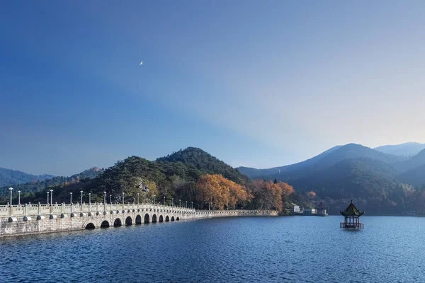 Górski Krajobraz Lushan Piękne Jezioro Lulin Jesienią Słynne Miejsce Turystyczne — Zdjęcie stockowe