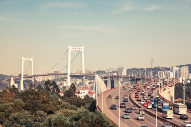Alacakaranlıkta güzel xiamen haicang Köprüsü