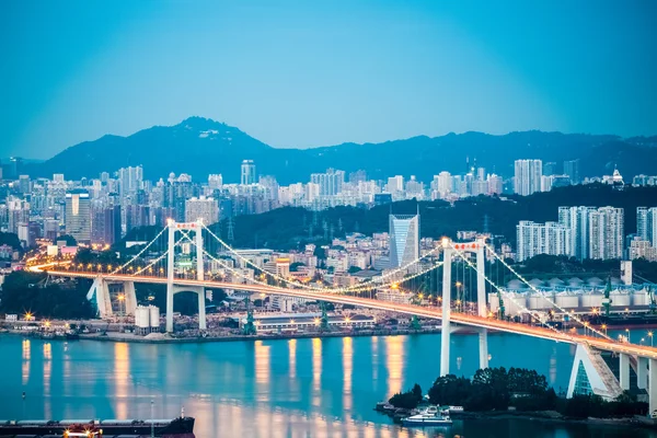 Xiamen haicang puente primer plano en la noche — Foto de Stock