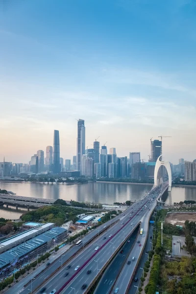 Flygfoto över guangzhou Hilton bridge — Stockfoto