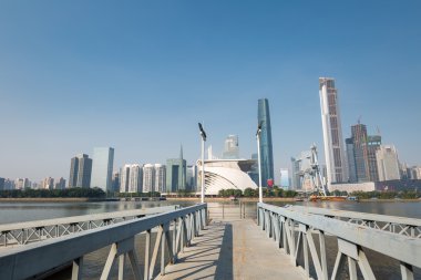 Pearl river ve modern bina